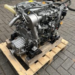 Moteur marin Yanmar 3JH2E 38 ch avec embrayage inverseur et tableau de bord